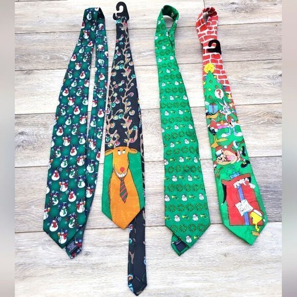 4 Christmas Holiday Ties Yule Tide Traditions, Cape Cod Neckwear, looney tunea - Picture 1 of 13